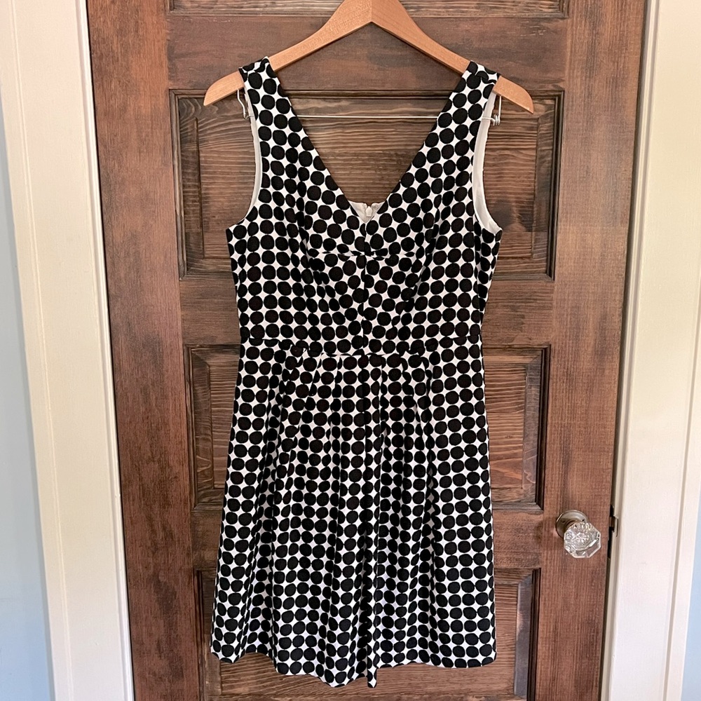 Black & White Banana Republic V-Neck Dress
